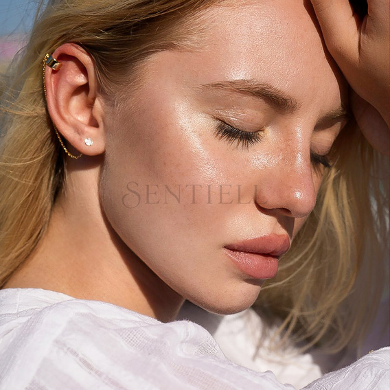 Srebrne pozłacane kolczyki pr.925 białą cyrkonią i nausznicą na łańcuszku